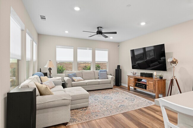 Building Photo - 10205 Athena Ct