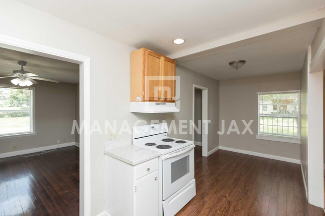 Building Photo - 1458 Royal Ct Ln