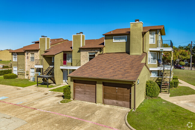 Building Photo - Canyon Oaks Apartment Homes