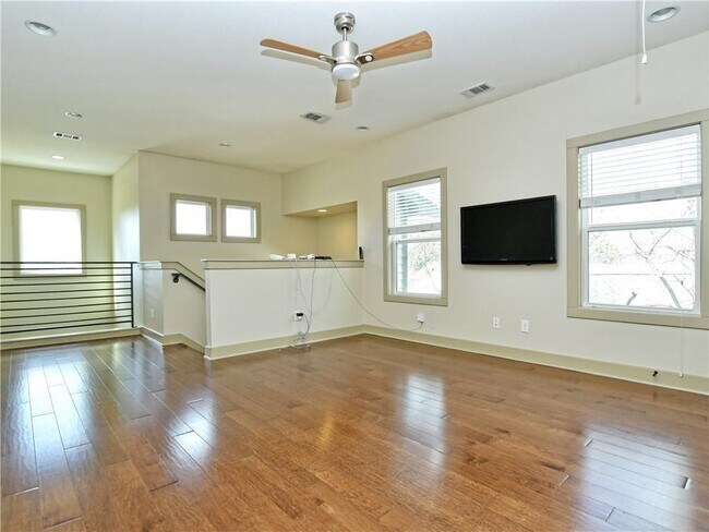 Building Photo - 1409 Sanchez St