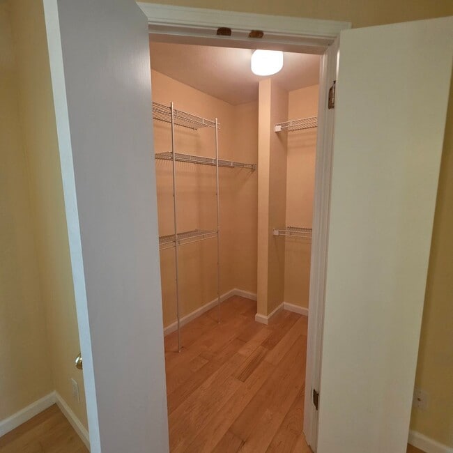 Building Photo - Cute 3BD/1.5BA Townhome with Great Commute location in Danville