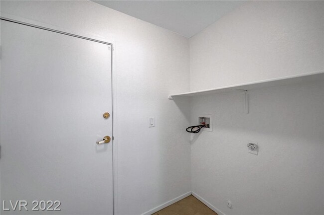 Building Photo - 6560 Bucking Horse Ln