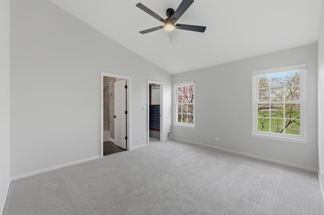 Building Photo - 1941 Quaker Hollow Ln