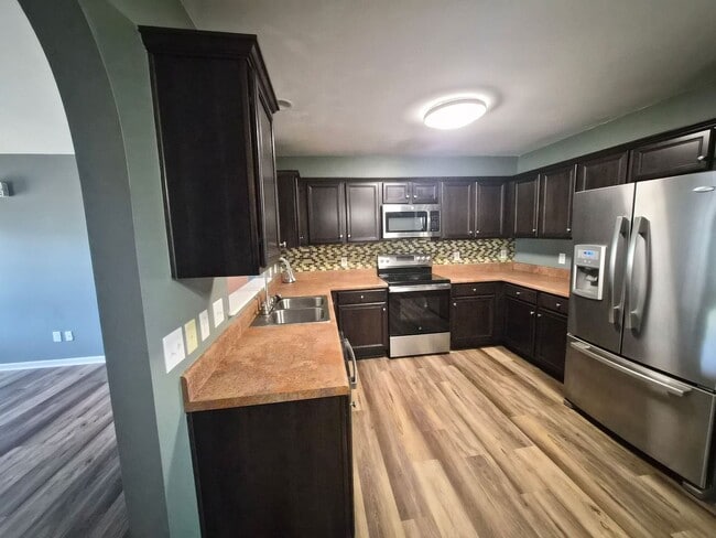 Building Photo - 103 Palin Trail