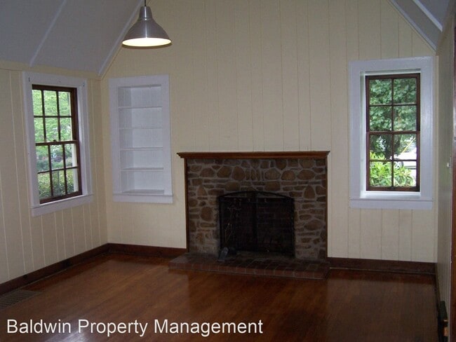 Building Photo - 3 br, 2 bath House - 2300 ROSEWOOD AVE.