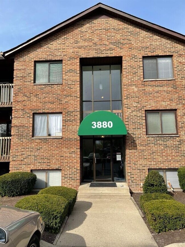 Building Photo - 3880 Mack Rd