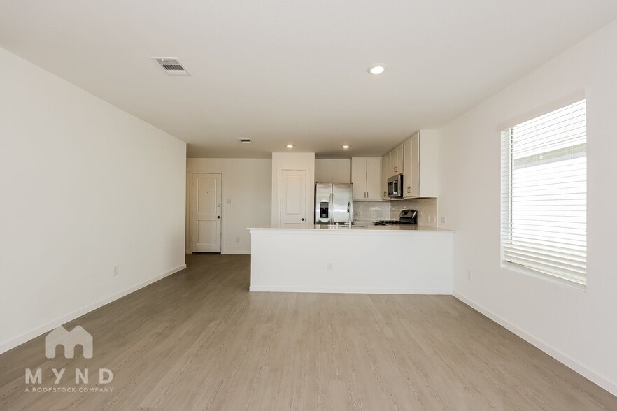 Building Photo - 2765 Mistwood Dr