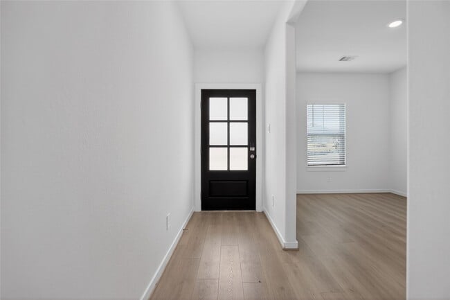 Building Photo - 422 Gram Hl Dr