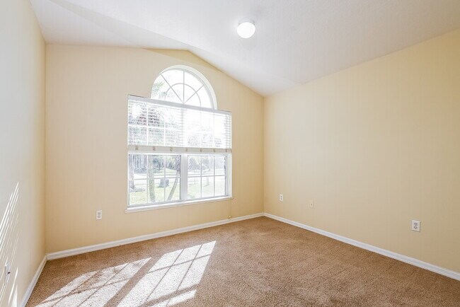 Building Photo - 5201 Silver Thistle Ln