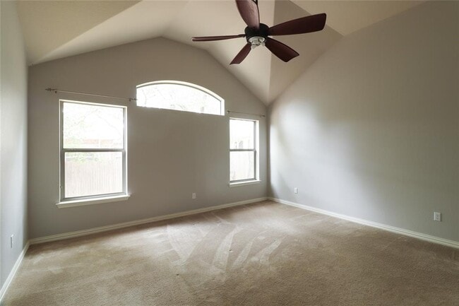 Building Photo - 528 Loma Cedro Bend