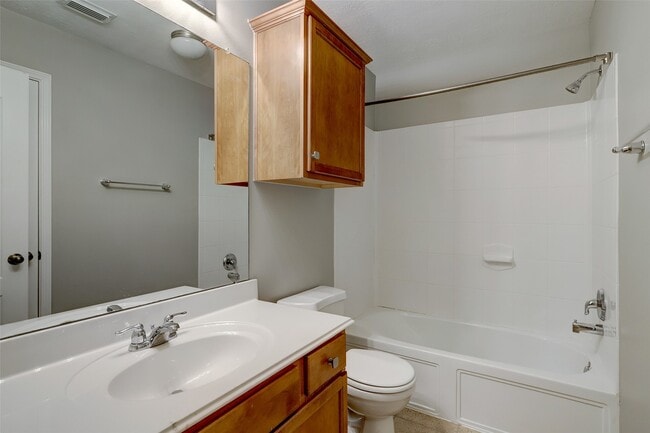 Building Photo - 13834 Rolling River Ln