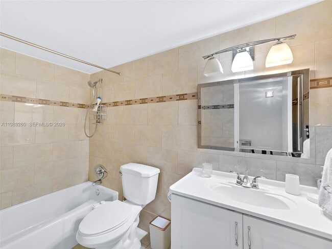 Building Photo - 3140 S Ocean Dr