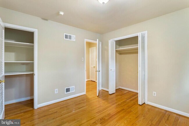 Building Photo - 6503 Friars Ct