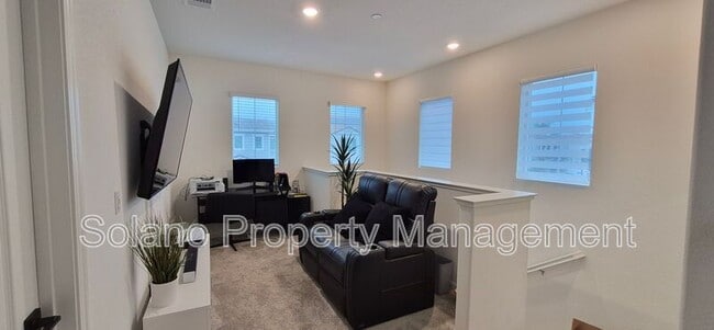 Building Photo - 2397 Sheldon Dr