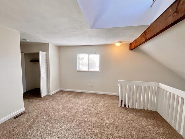 Building Photo - 122 Sugar Pine