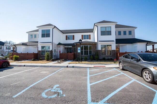 Outside Complex - 1402 Union Pacific Way