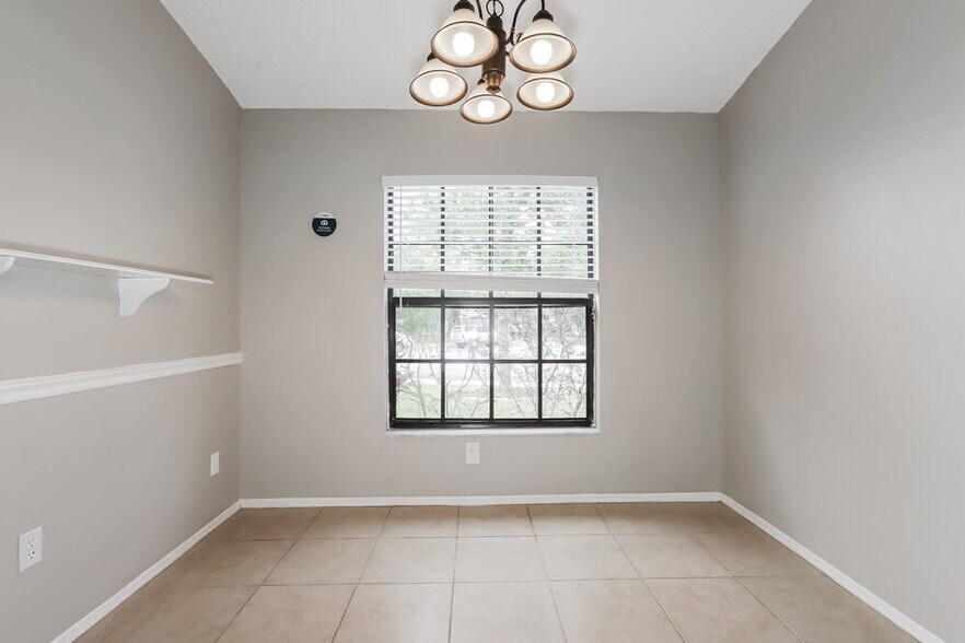 Building Photo - 1604 Sanderling Ct