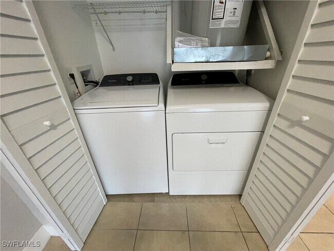 Building Photo - 5323 Summerlin Rd