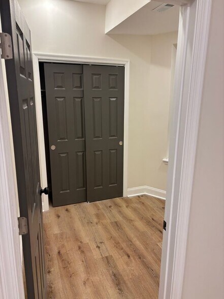 Building Photo - 137 W Washington Ln