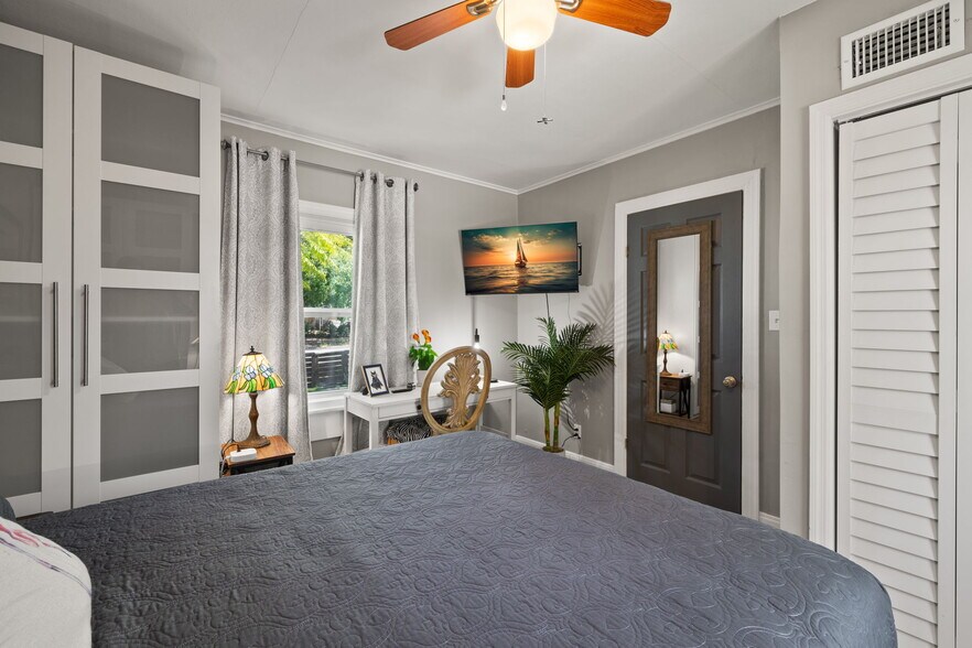 Building Photo - 3950 1st Ave N