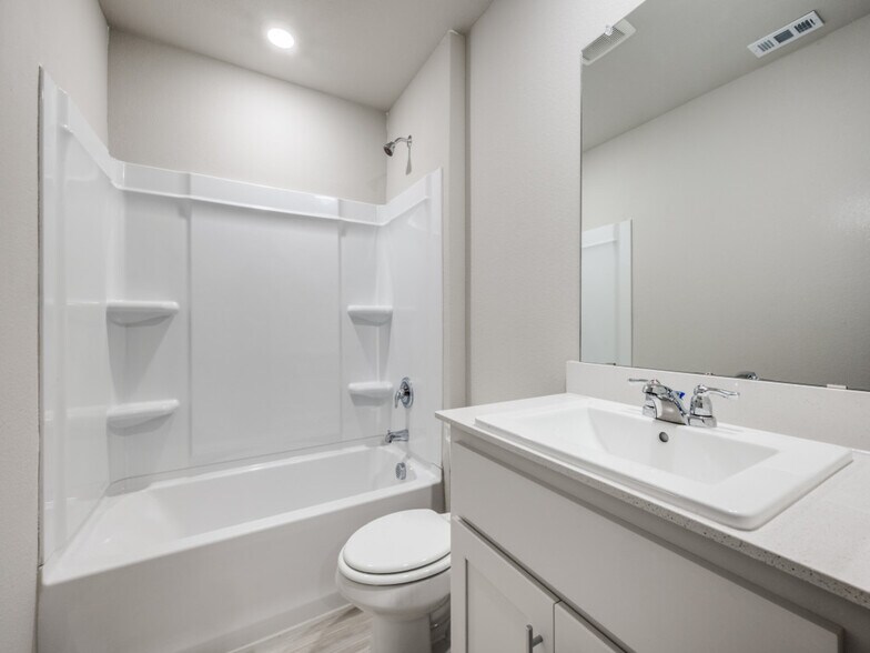 Building Photo - 1609 Cansler Dr
