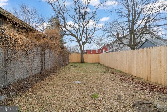 Building Photo - 221 Broadway St