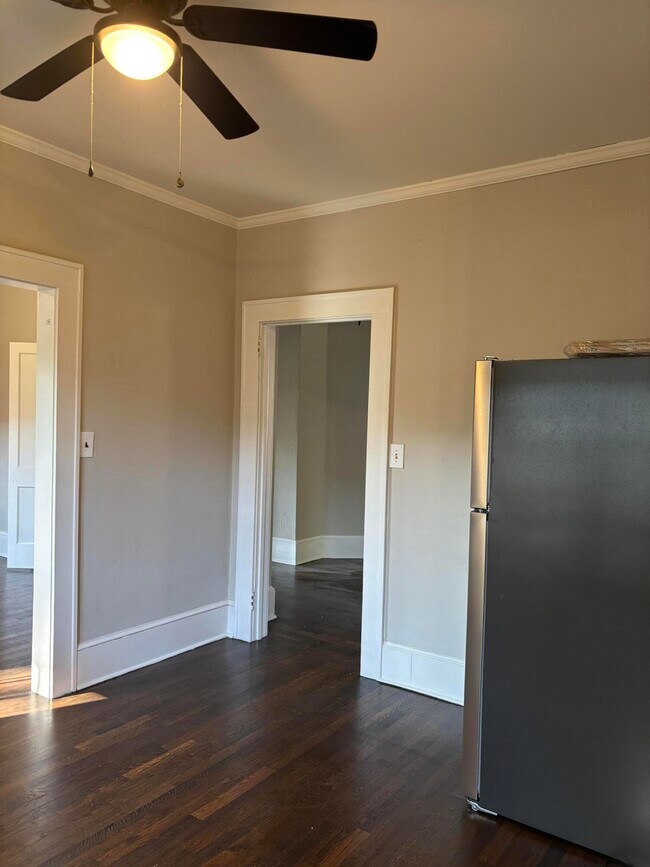 Building Photo - 41 W Charlotte Ave