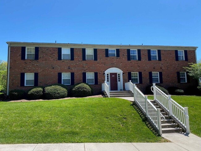 Building Photo - 2 Bed Apartment in Blacksburg With Some Utilities Included