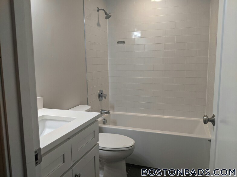 Building Photo - 10 Merrymount Rd