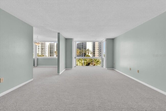 Building Photo - 660 Island Way