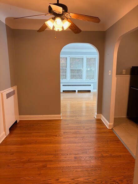 Building Photo - 6618-6620 Devonshire Ave