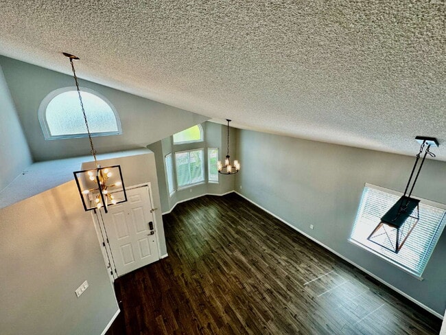 Building Photo - "Charming 3-Bed Highlands Ranch Home with ...