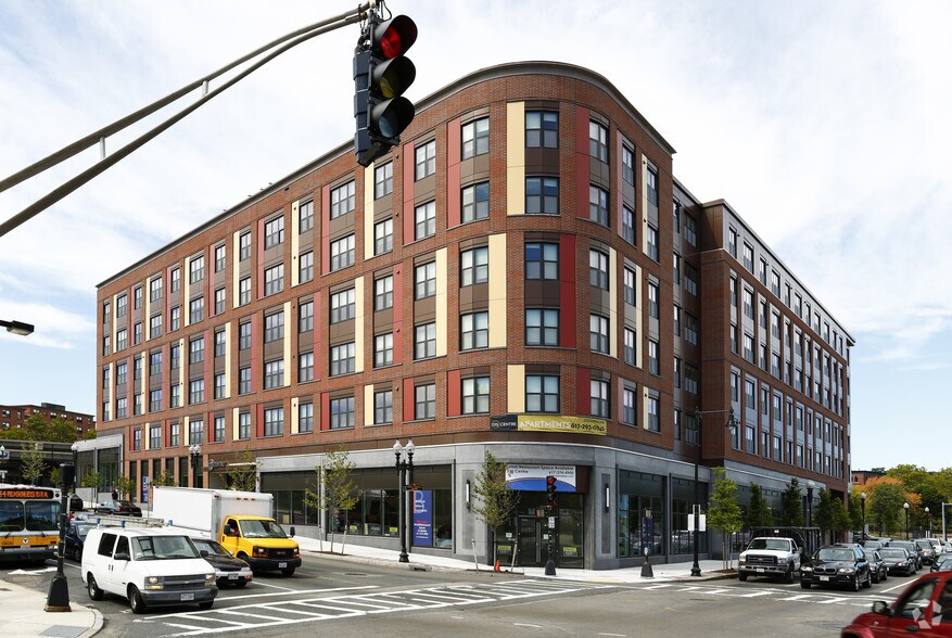 Primary Photo - 225 Centre