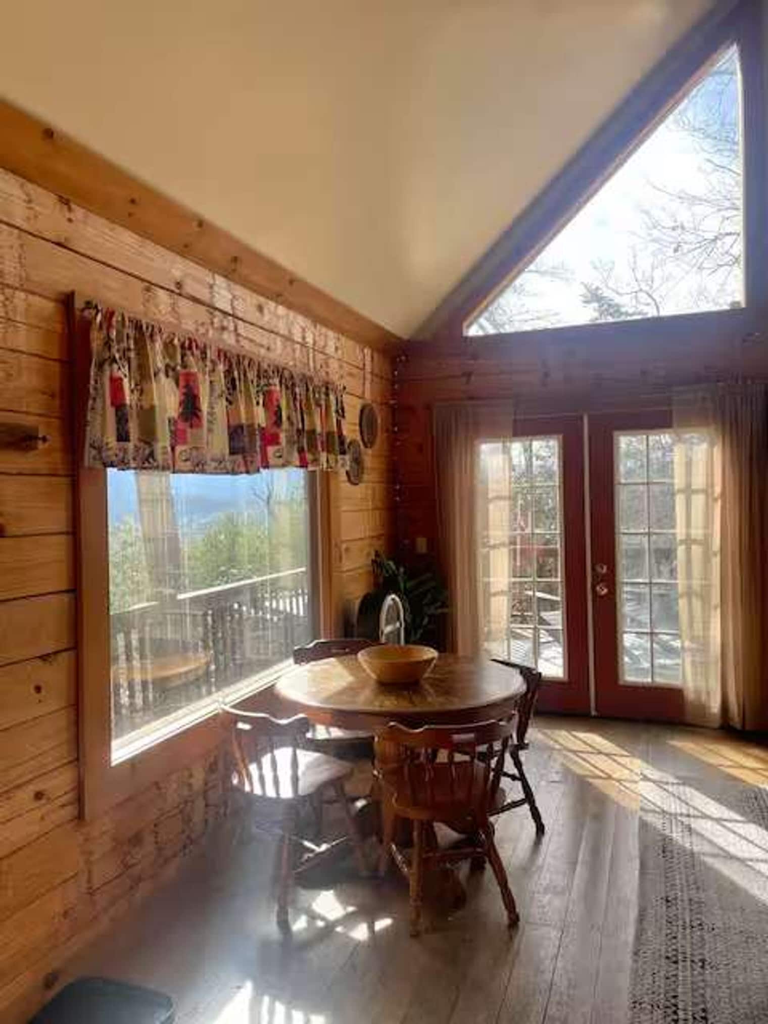 Building Photo - 62 Bailey Ave