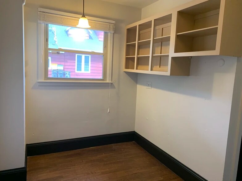 Building Photo - 427 N Washington St