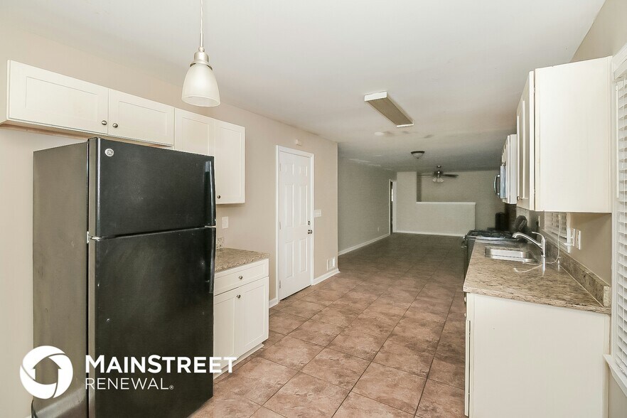 Building Photo - 266 Tonawanda Dr SE