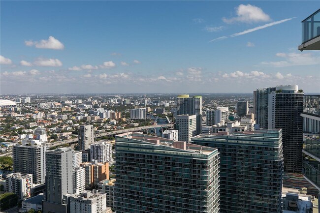 Building Photo - 1300 S Miami Ave