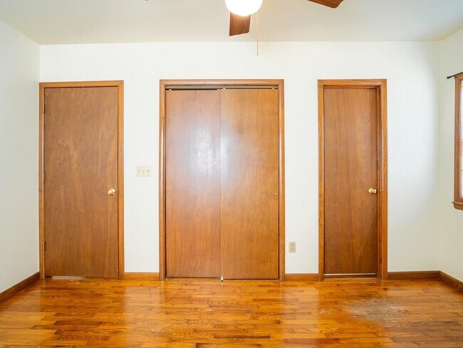 Building Photo - 1702 W Cypress St