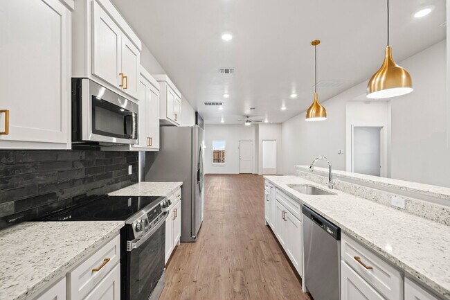 Building Photo - Like new duplex in Frenship East!