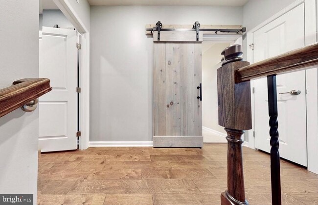 Building Photo - 7075 Darbey Knoll Dr