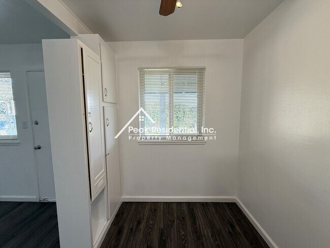 Building Photo - Ethan2437