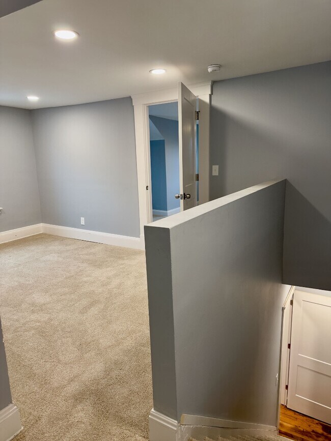 Building Photo - 2407 Woodmere Dr