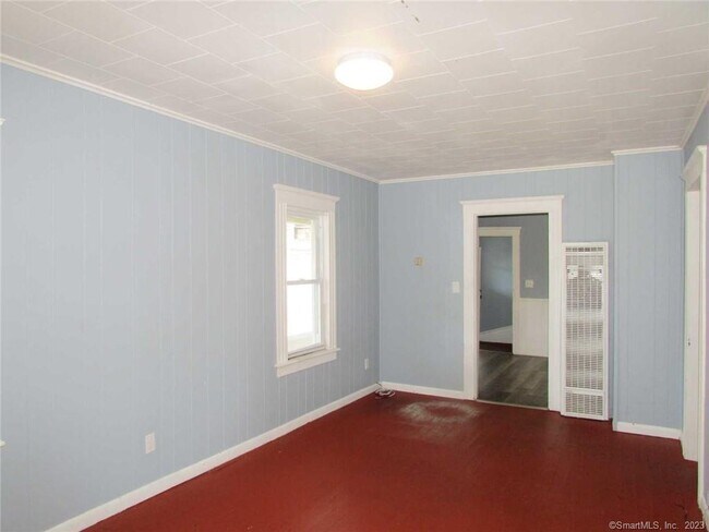 Building Photo - 93 E Elm St