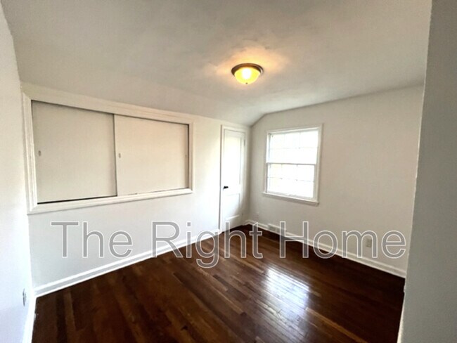 Building Photo - 6749 N 34th St