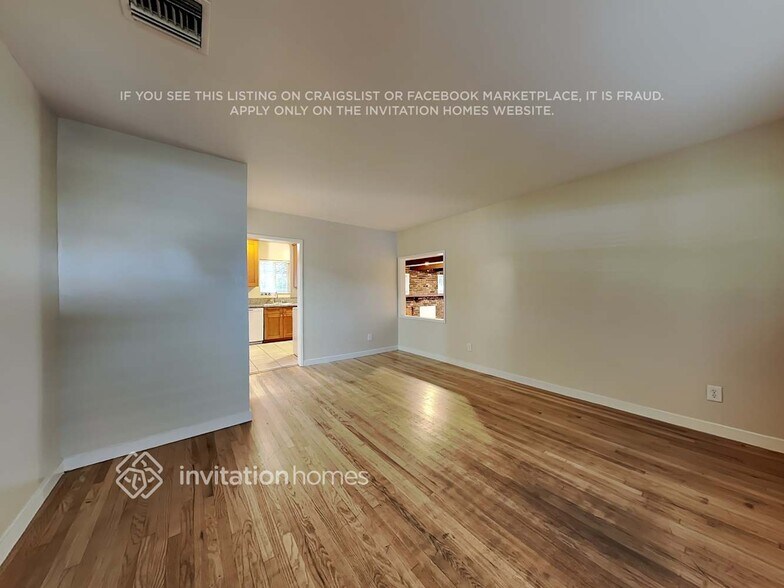 Building Photo - 8451 Murietta Ave