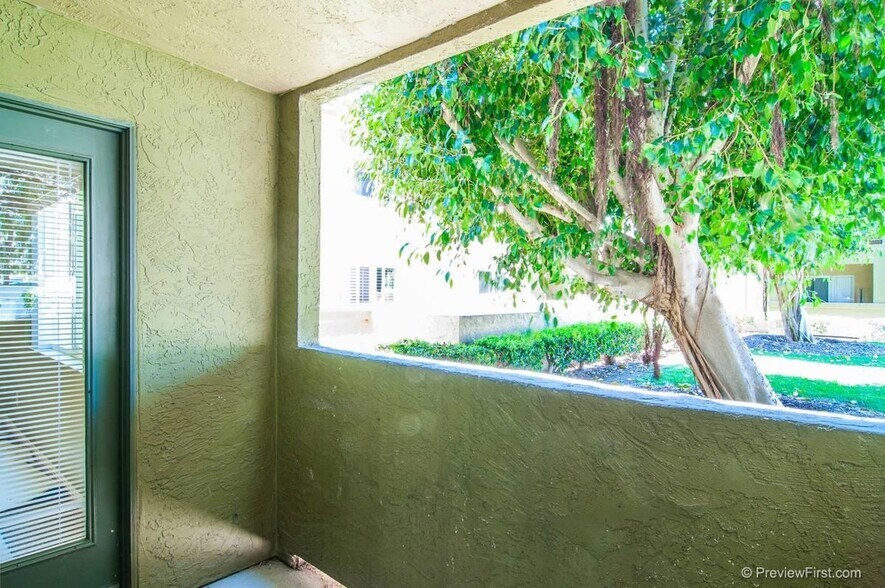 Building Photo - 7425 Charmant Dr
