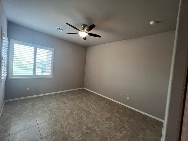 Building Photo - 14466 E Flamingo Cres Pl