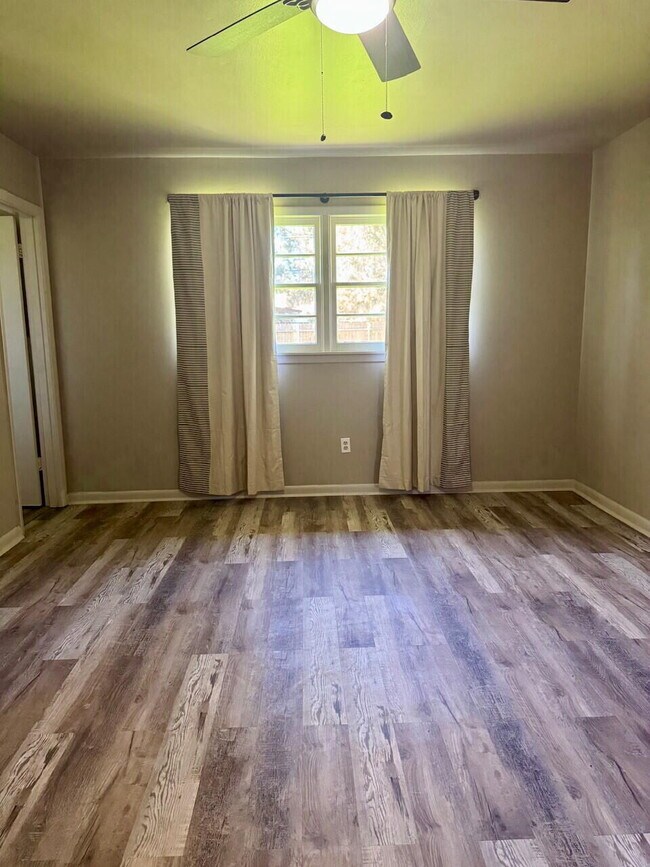 Building Photo - 2823 54th St