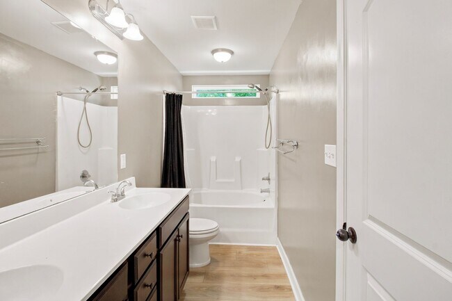 Building Photo - 511 Justice Farm Dr