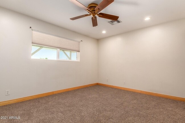 Building Photo - 1608 W Inverness Dr